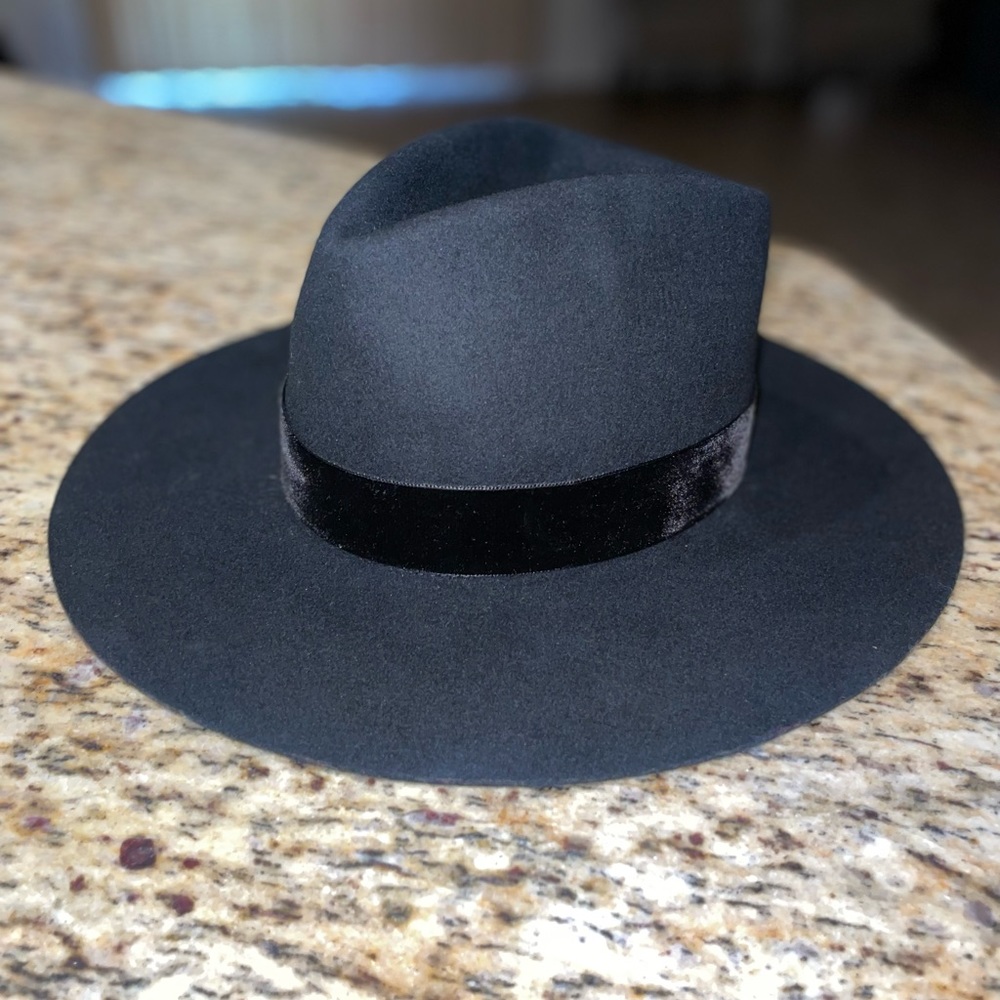 Lack of color black hat